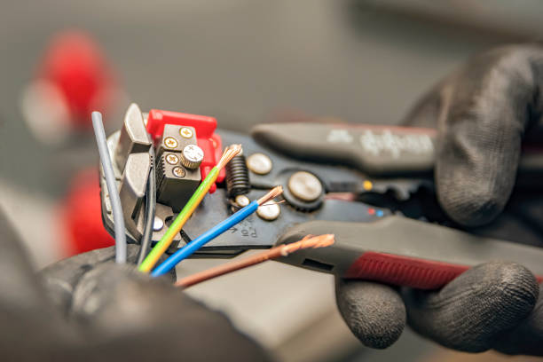 Professional Electrician in Madisonville, TN